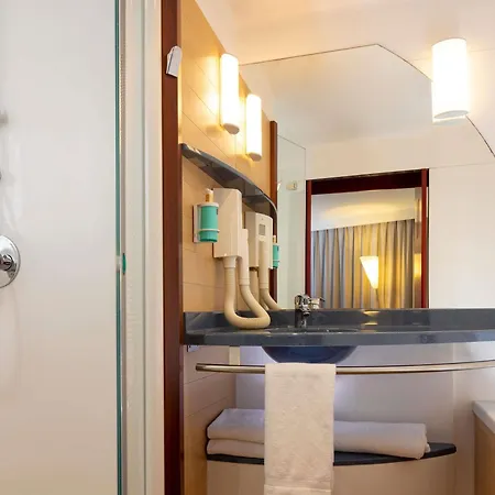 Hotel Novotel Centre Euromed 4*