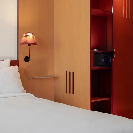 Novotel Centre Euromed Hotel 4*