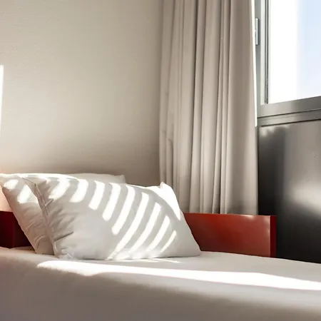 Hotel Novotel Centre Euromed 4*